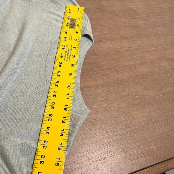 Women’s Loft Top Size Large - Picture 7 of 8